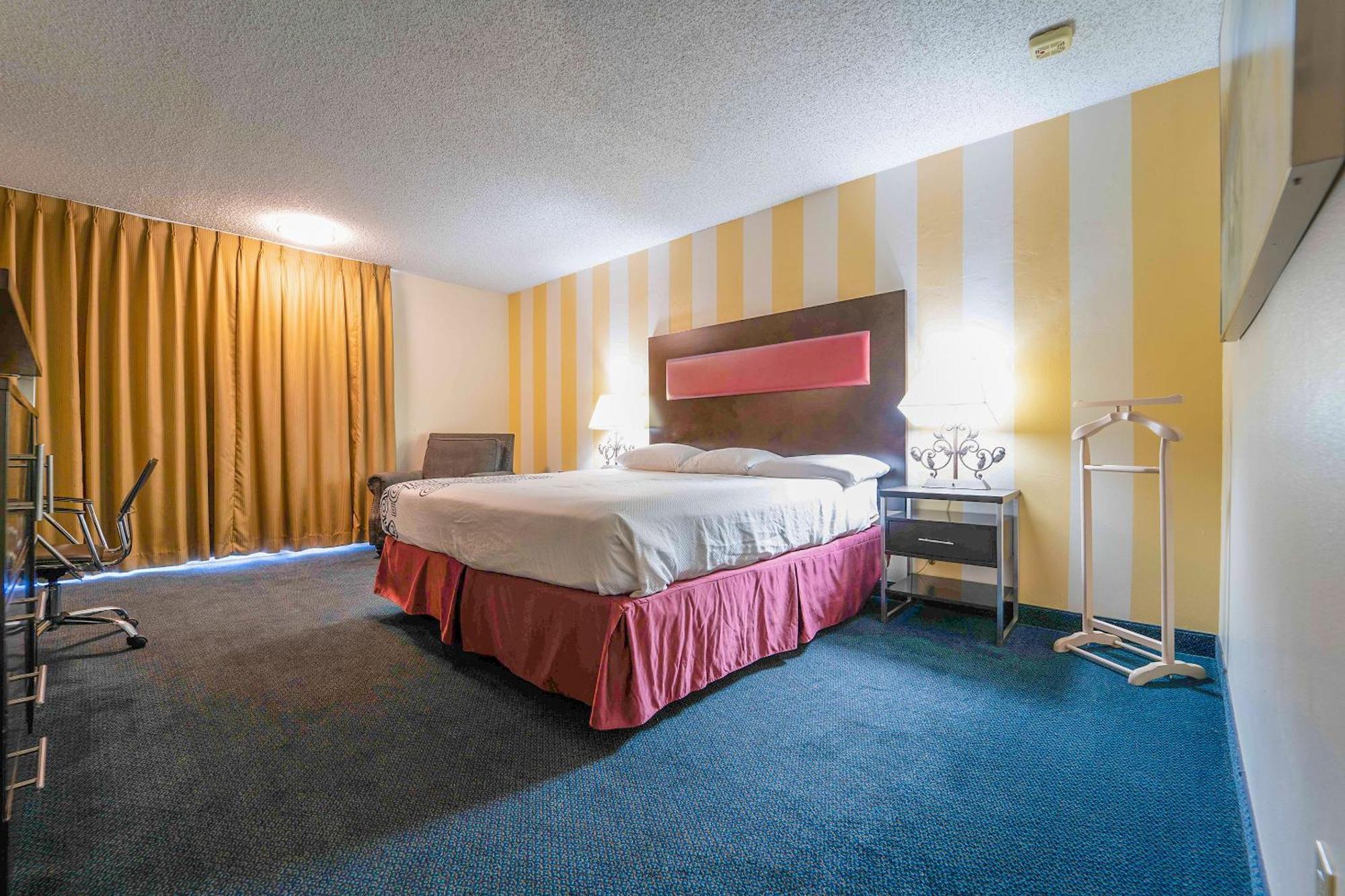 Royal Plaza Inn Indio Extérieur photo