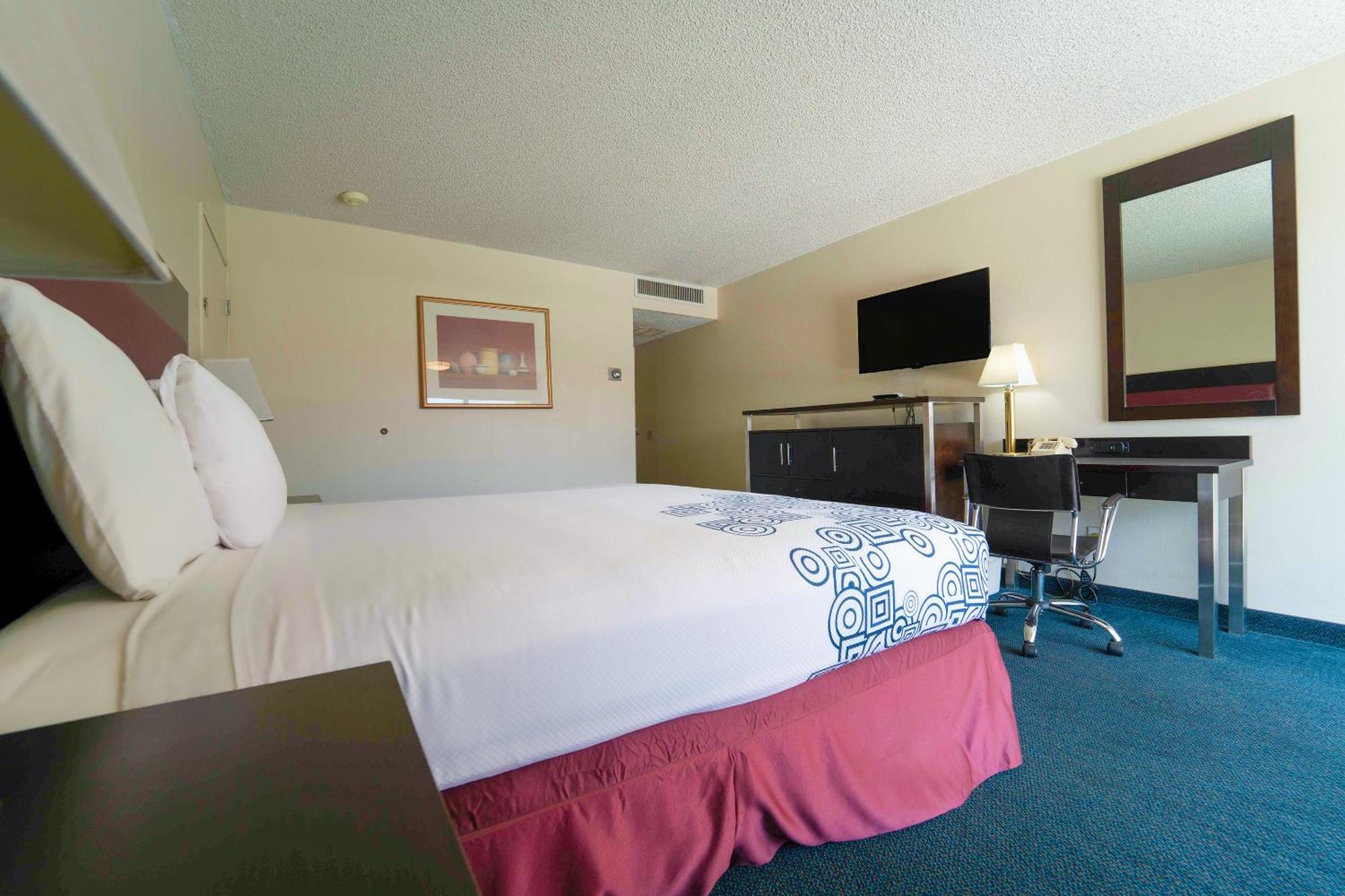 Royal Plaza Inn Indio Extérieur photo
