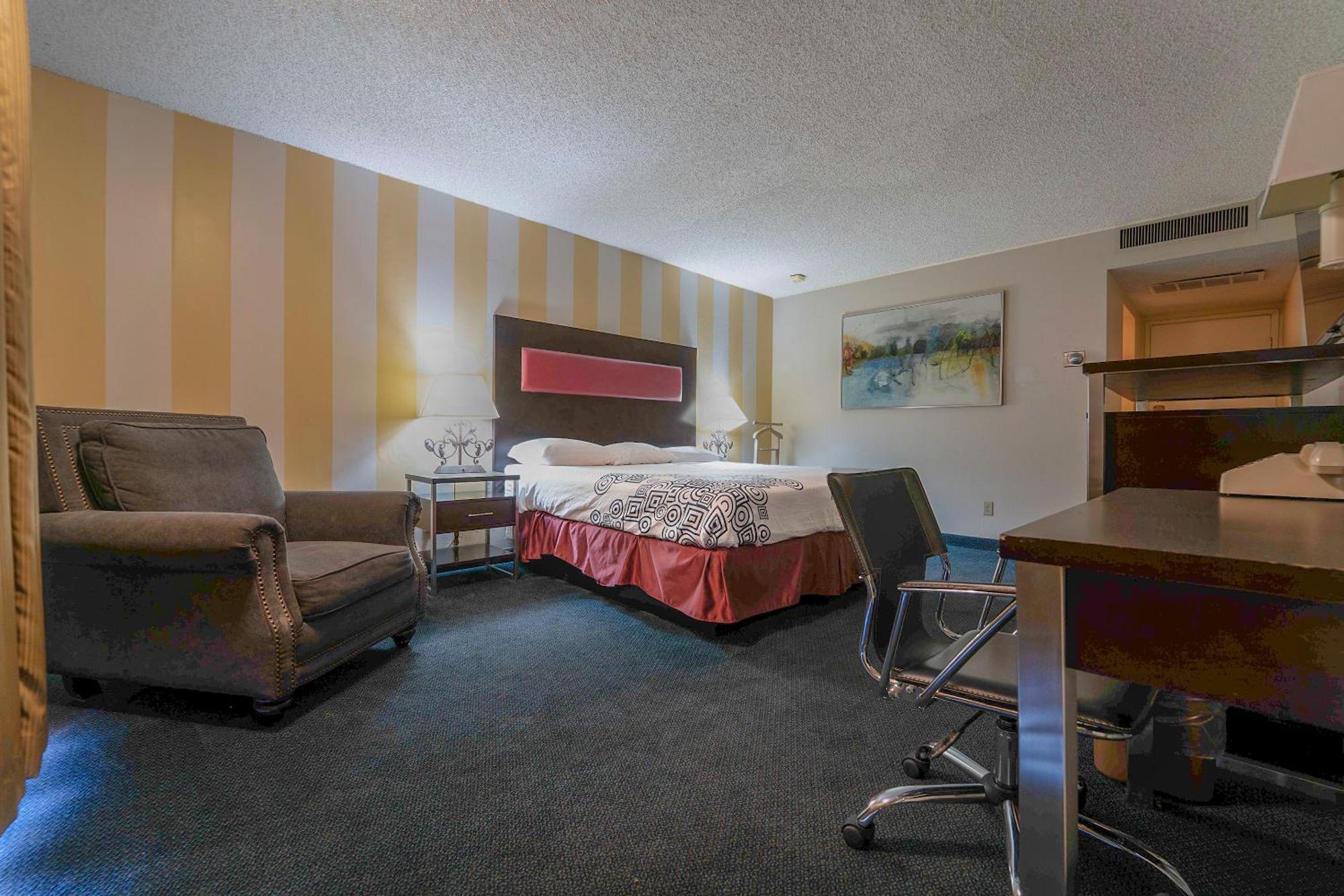 Royal Plaza Inn Indio Extérieur photo