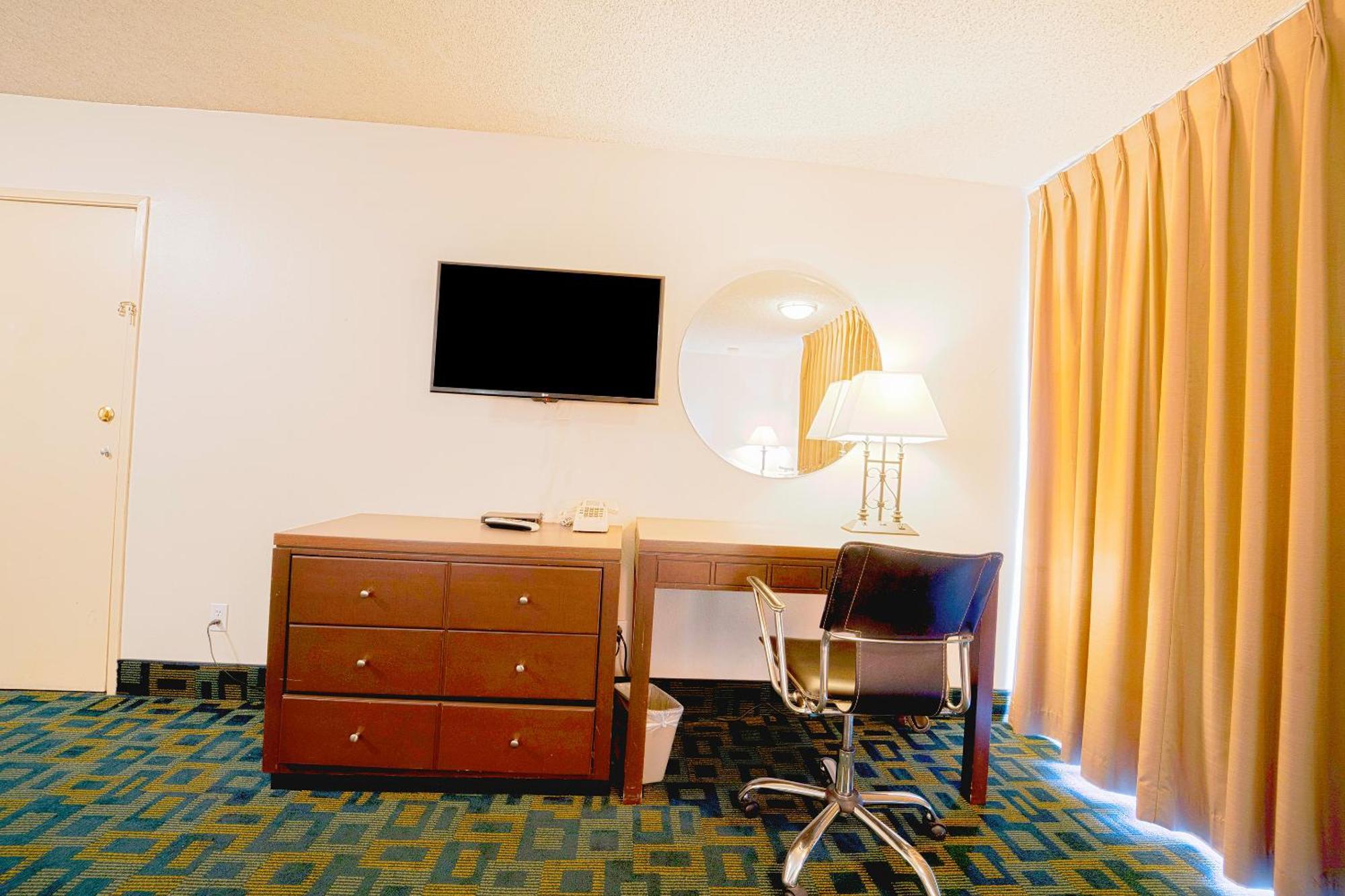 Royal Plaza Inn Indio Extérieur photo