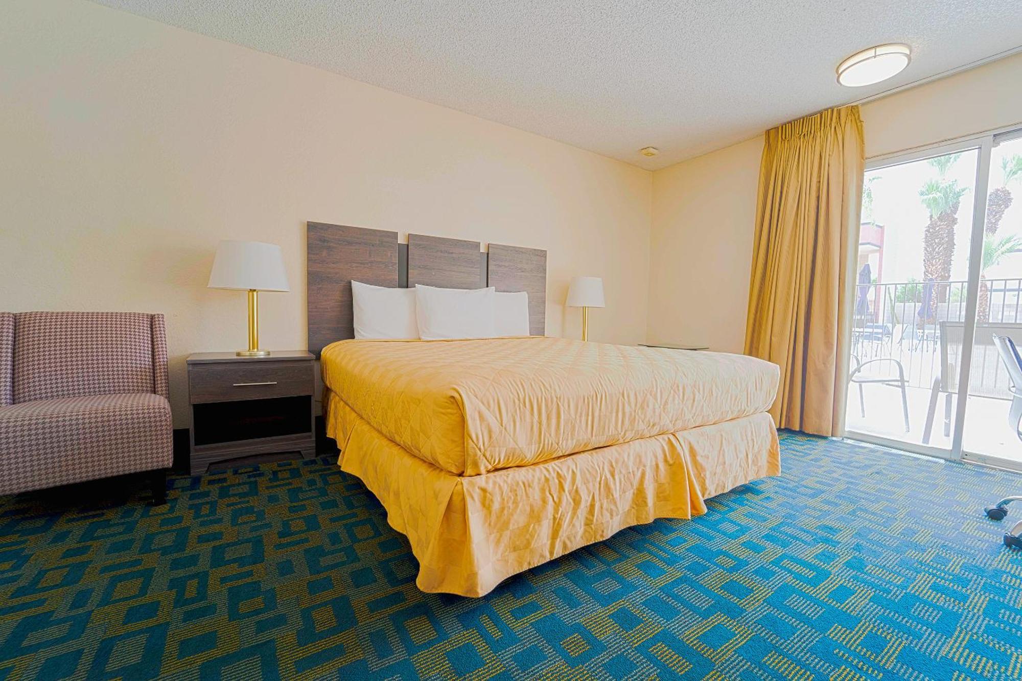 Royal Plaza Inn Indio Extérieur photo