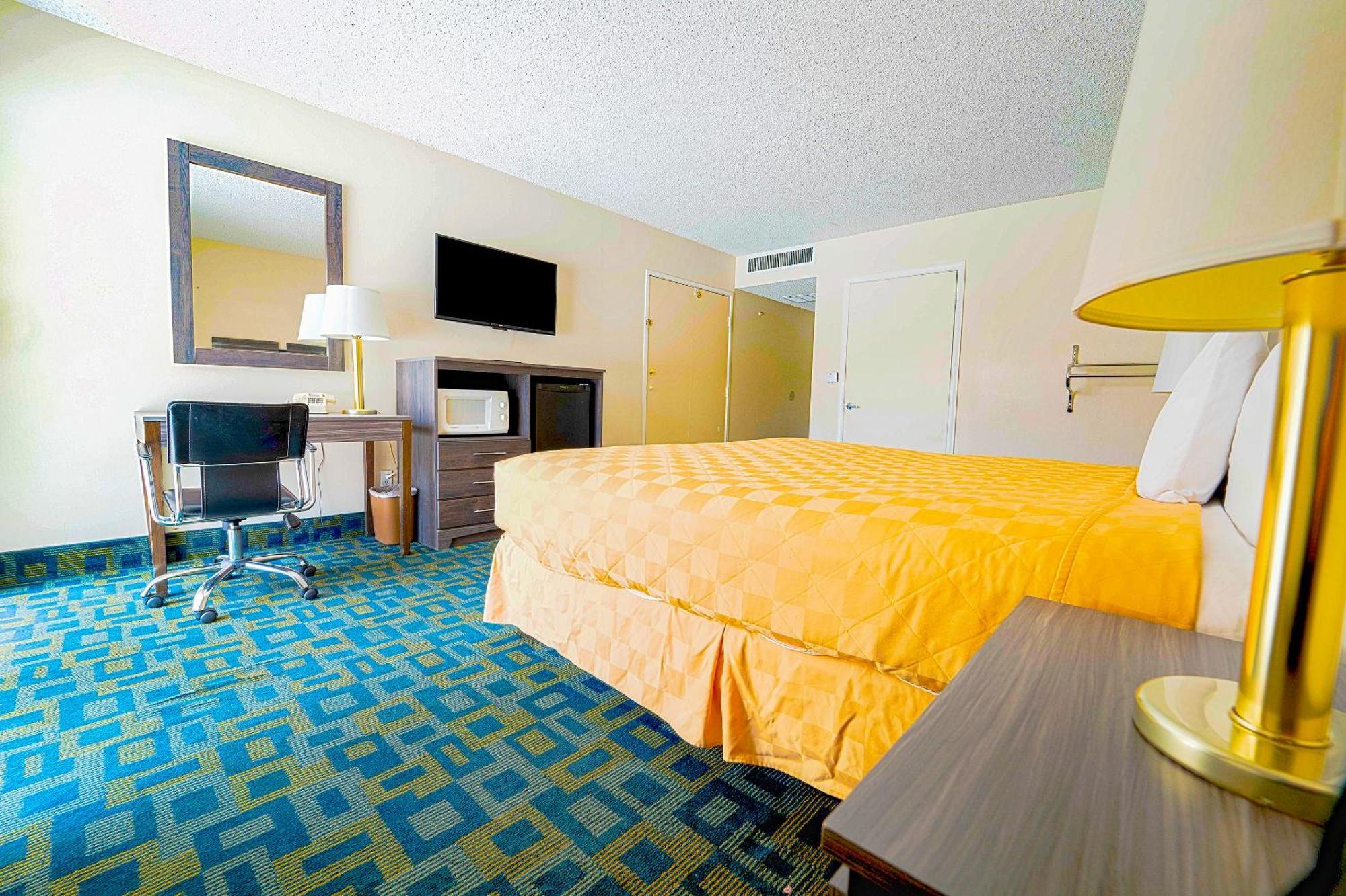 Royal Plaza Inn Indio Extérieur photo